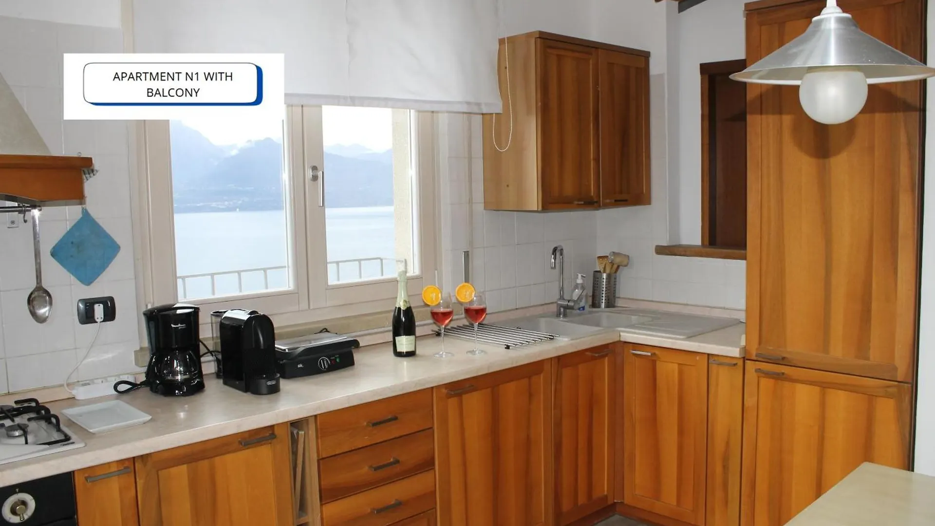 The View Apartment Torri Del Benaco 0*,  Italy