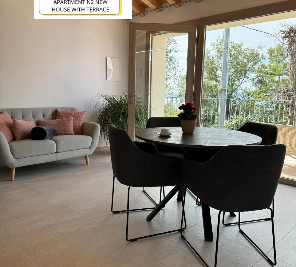 The View Apartment Torri Del Benaco 0*,  Italy