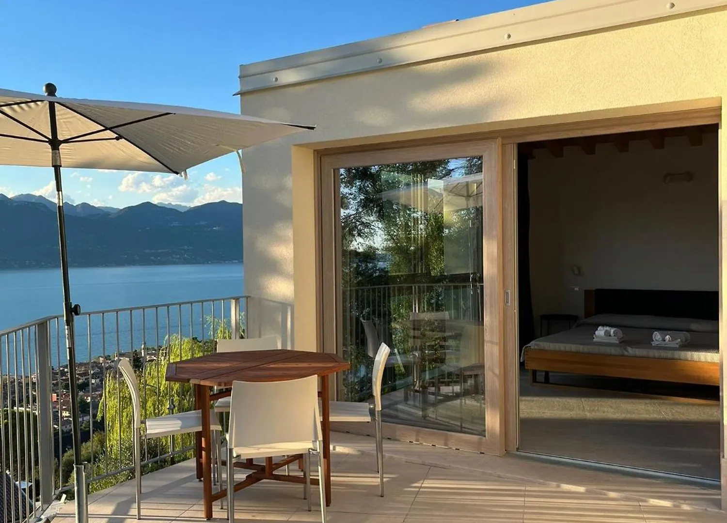 The View Apartment Torri Del Benaco Italy